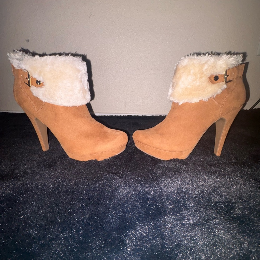 Women's Tan Ankle Boots with Faux Fur Trim - Picture 6 of 16
